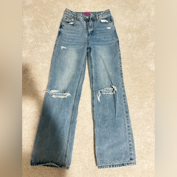 Edikted jeans. Only worn 3 times. Very flattering and flares at the bottom. - Picture 1 of 3
